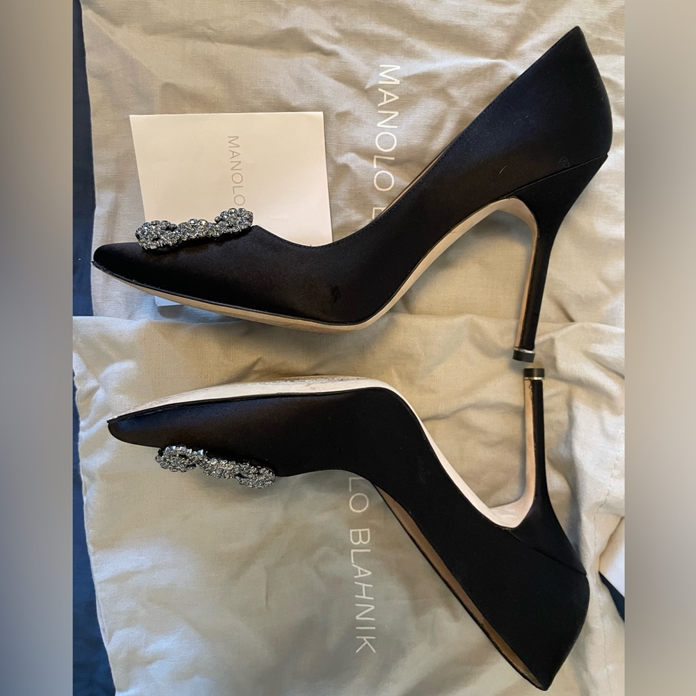 Manolo Blahnik Hangisi Black Satin Crystal Embellished Pointed Heels Pumps - Picture 3 of 8